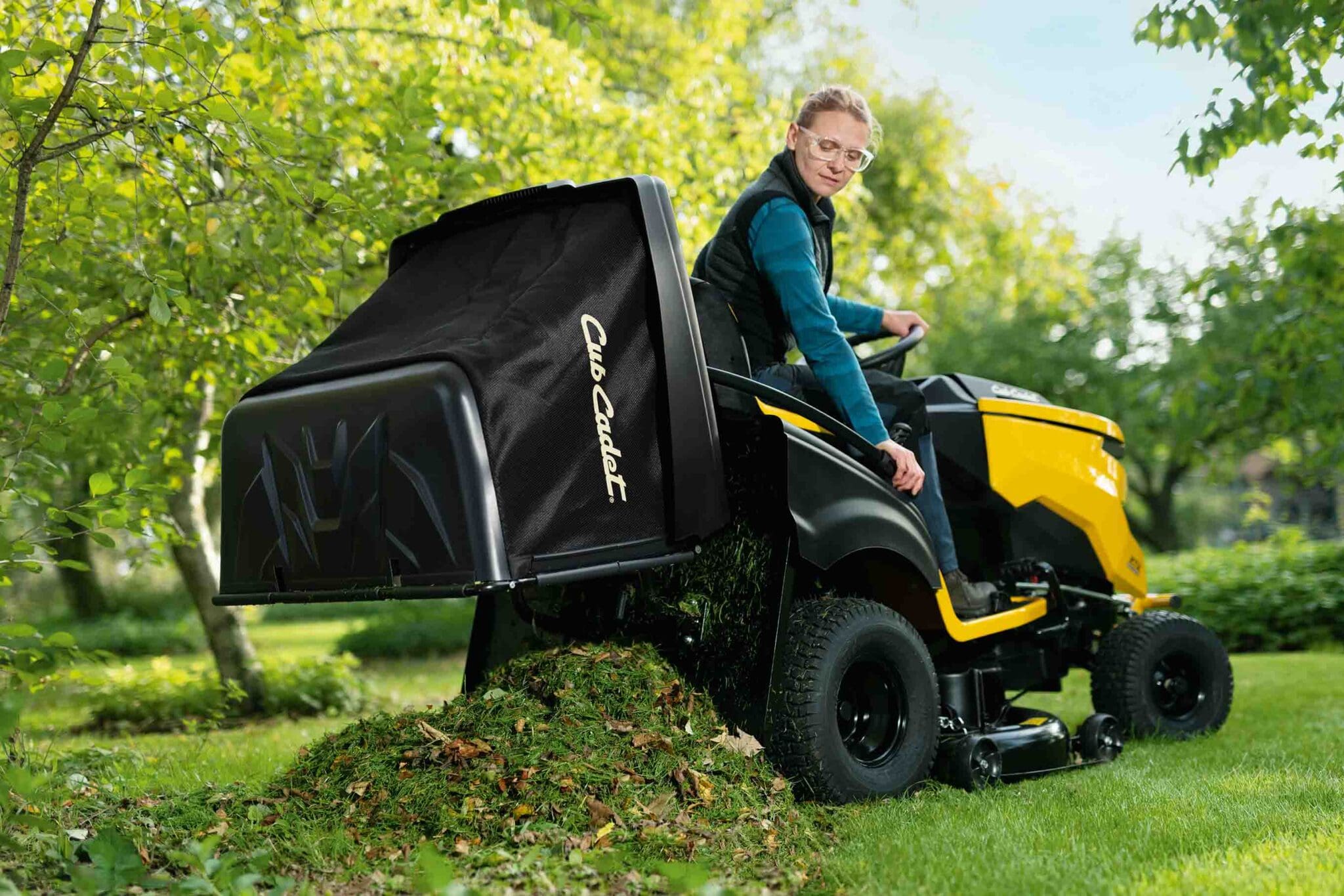 Cub Cadet 1023 XT2 - Image 2