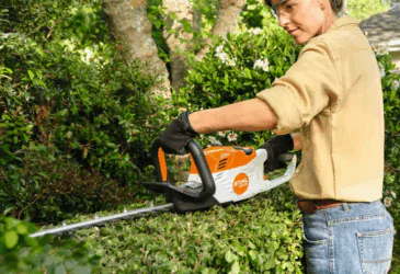 stihl-hsa-60-hedge-trimmer-_free-upgrade_stihl-shop-fosters-365x250